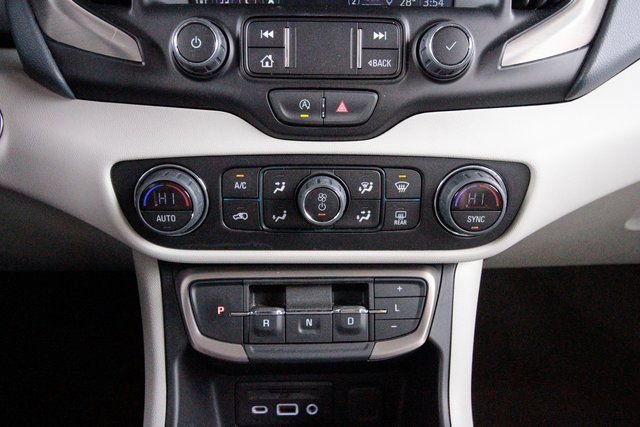 Used 2024 GMC Terrain Denali w/ Black Diamond Edition image 18