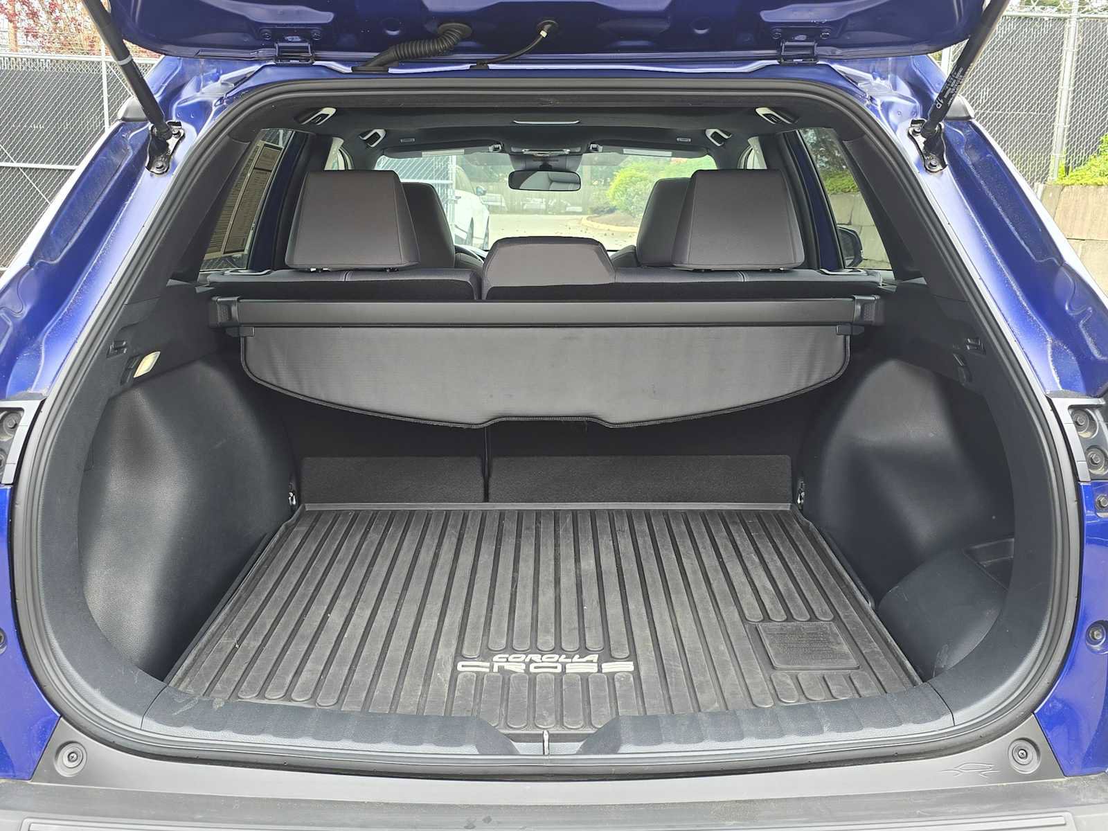 Used 2023 Toyota Corolla Cross AWD Hybrid w/ Moonroof Package image 14