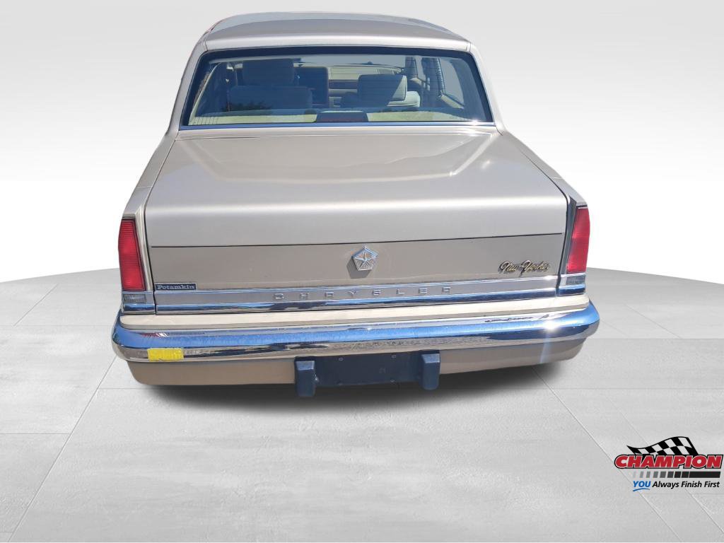 Used 1989 Chrysler New Yorker FWD image 5