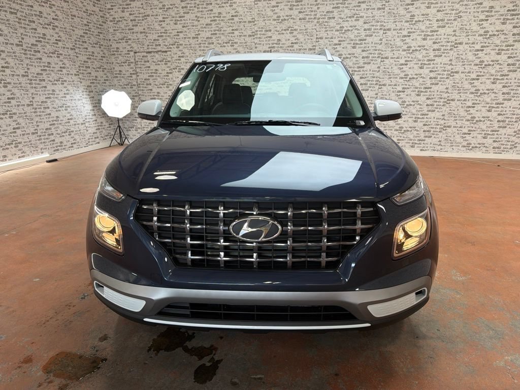 New 2026 Hyundai Venue SEL FWD image 2
