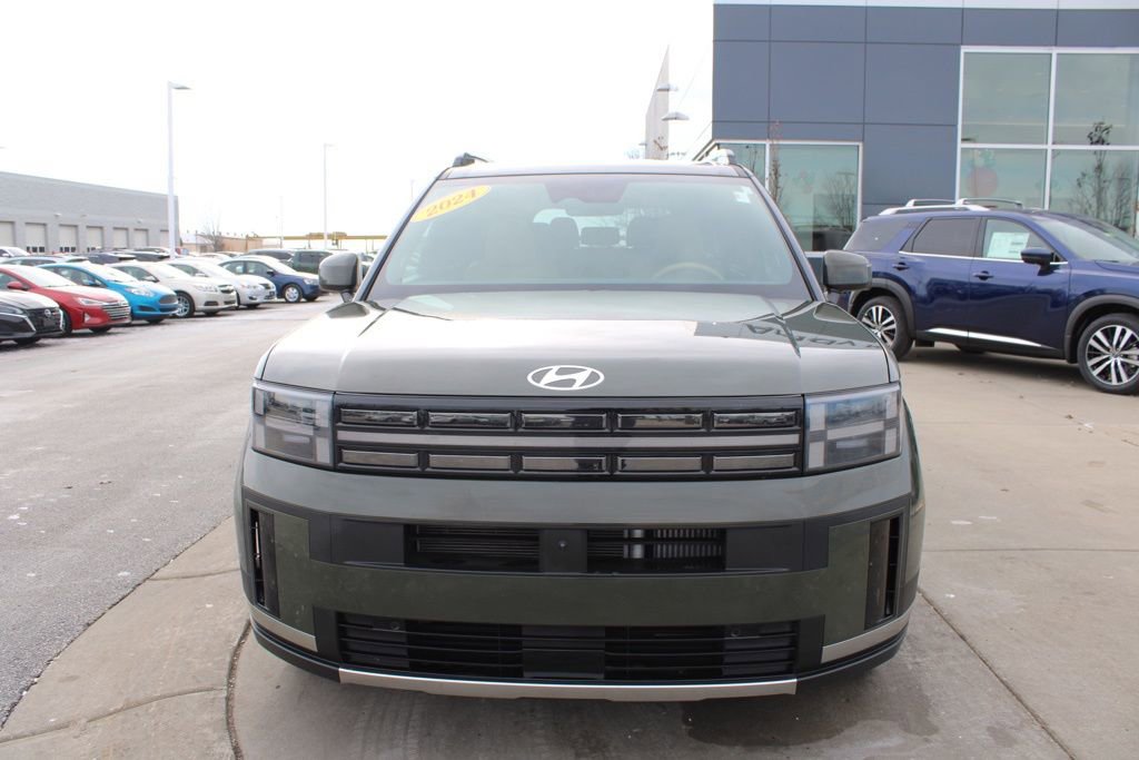 Used 2024 Hyundai Santa Fe Limited image 2