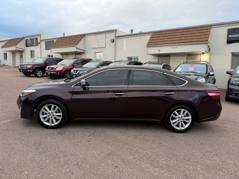 Used 2013 Toyota Avalon XLE image 4