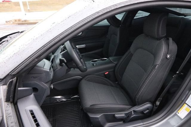Used 2025 Ford Mustang Coupe image 8