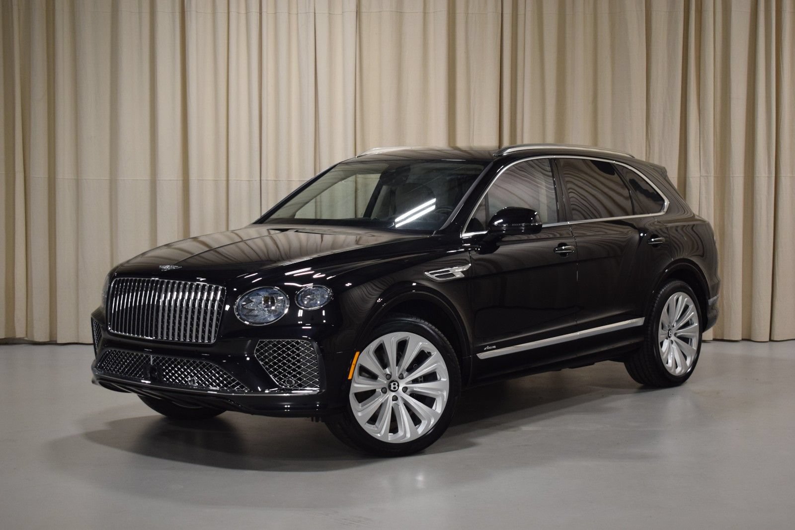 New 2025 Bentley Bentayga AWD/4WD image 1