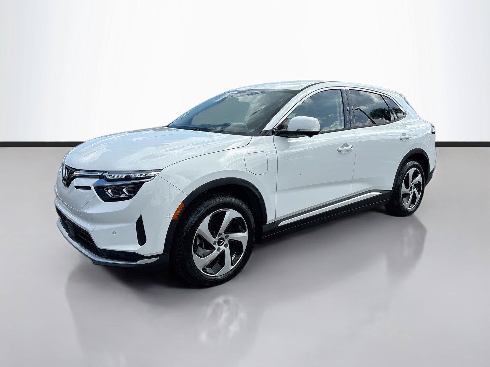 New 2027 VinFast VF 8 Eco AWD/4WD image 3