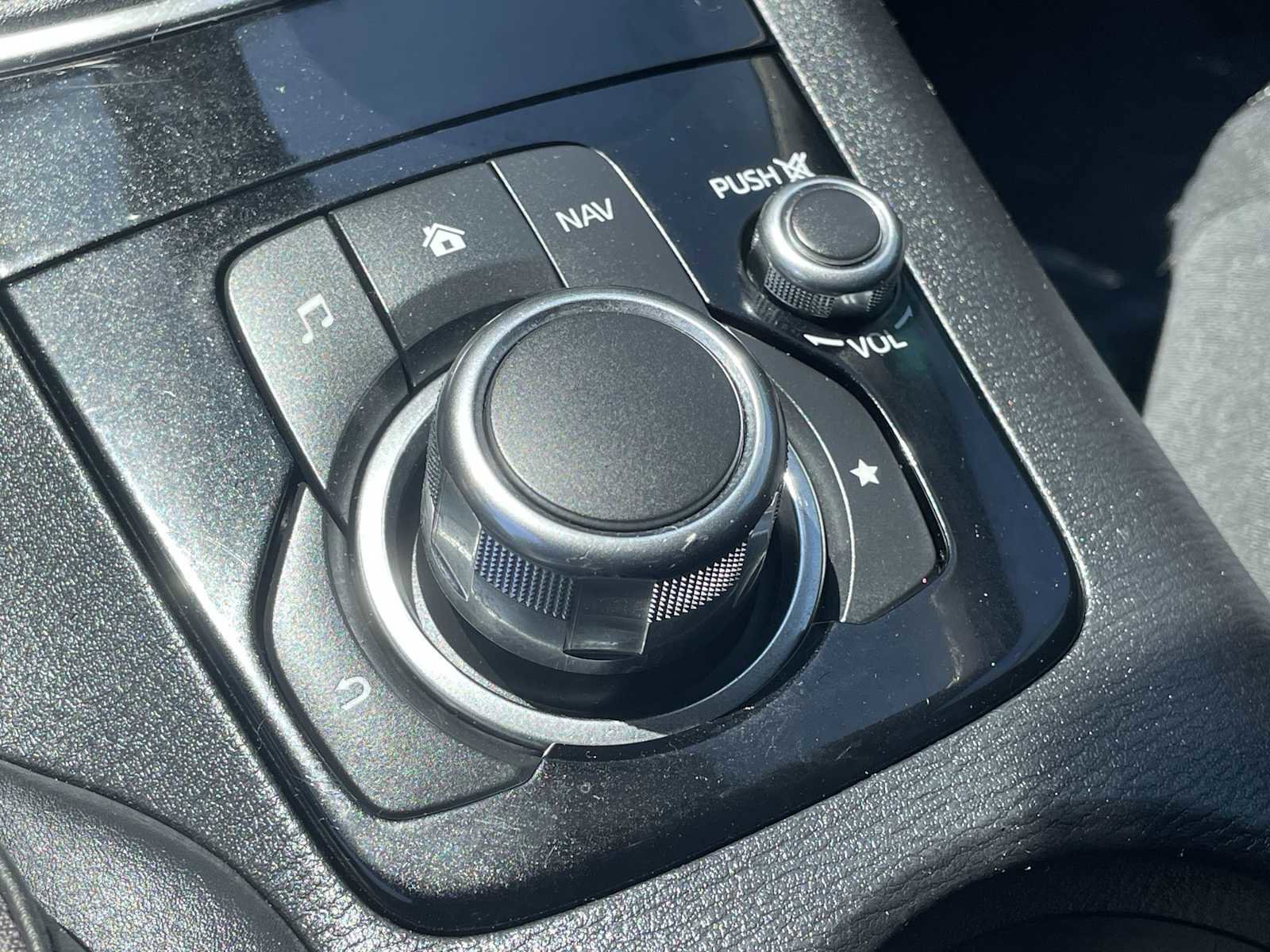 Used 2015 MAZDA MAZDA3 i Touring image 22