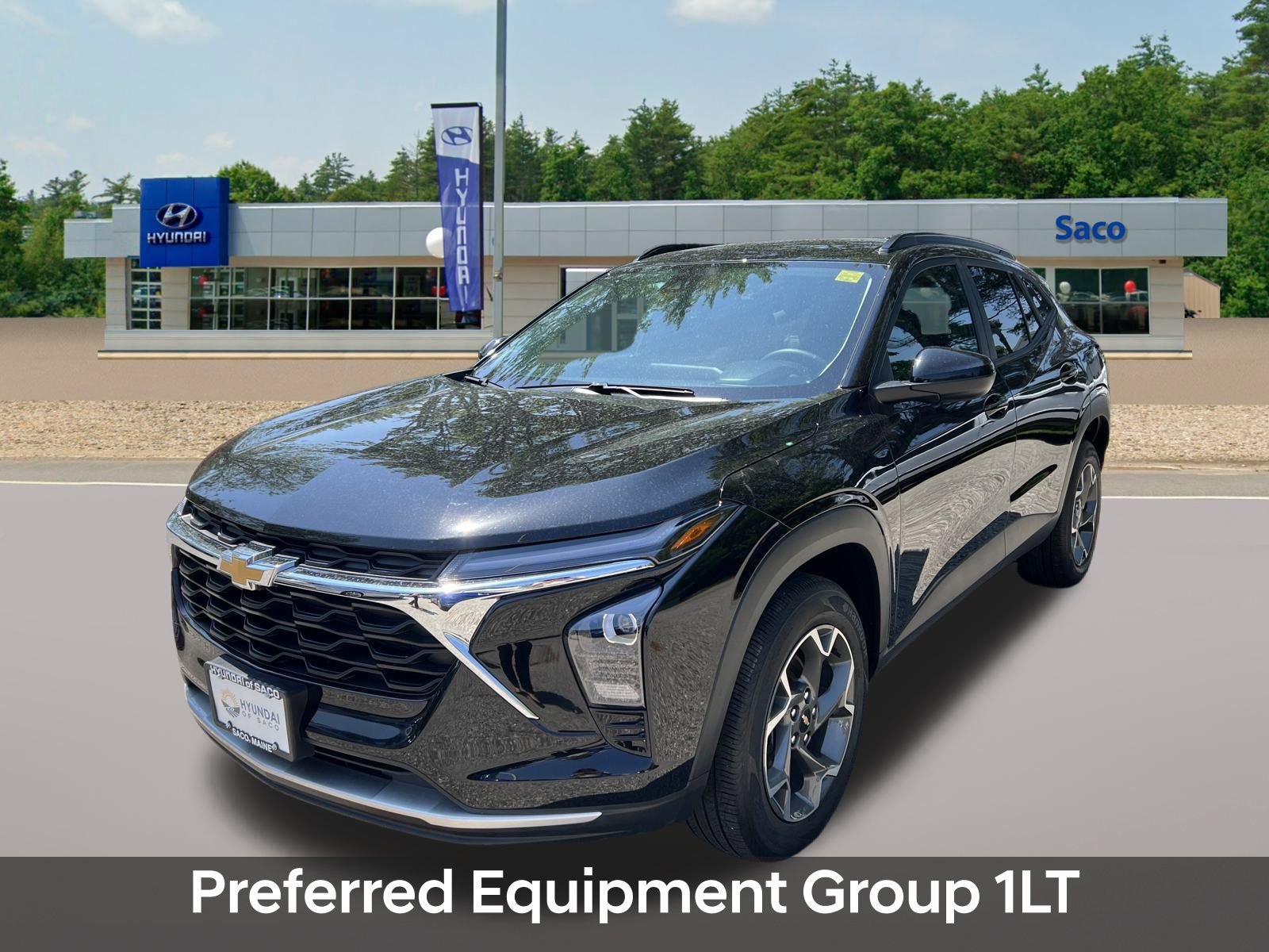 Used 2024 Chevrolet Trax LT w/ Driver Confidence Package image 2