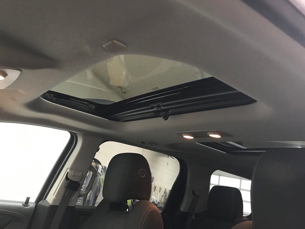 Used 2015 GMC Acadia SLE image 25