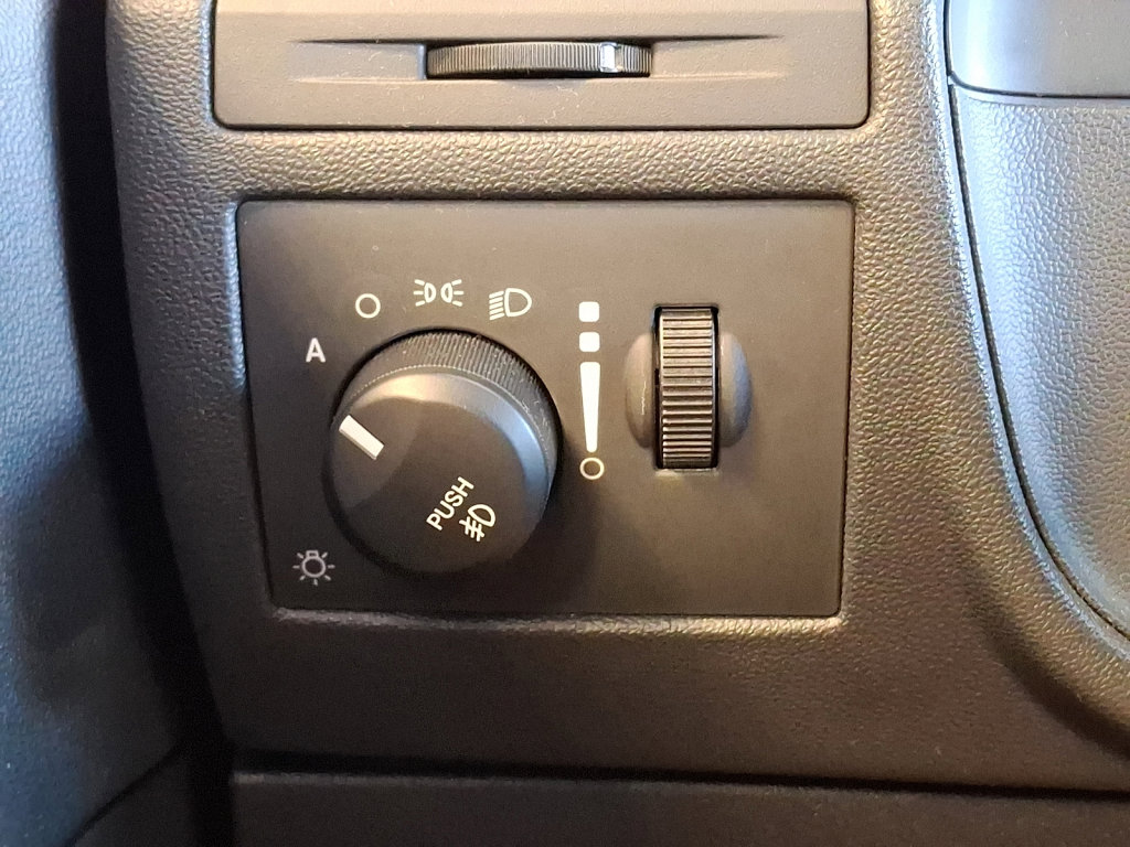 Used 2008 Dodge Challenger SRT8 RWD image 26