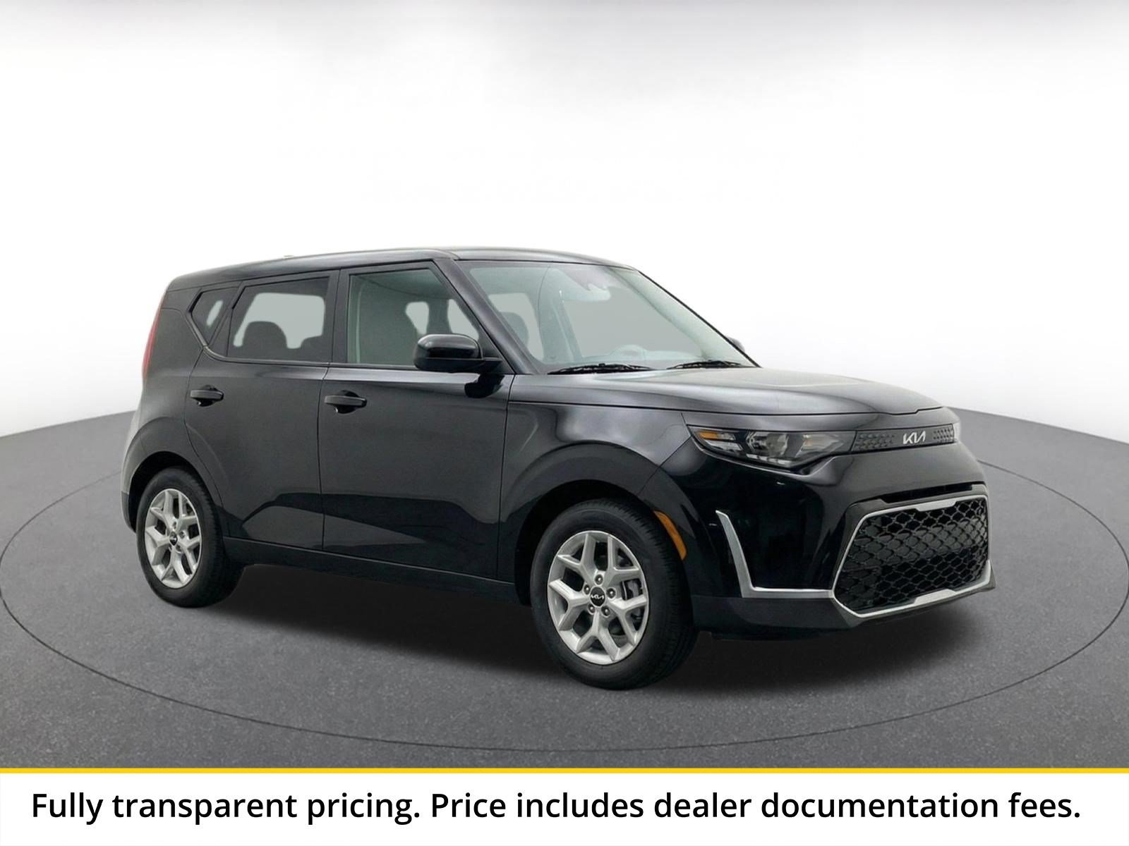 Used 2025 Kia Soul LX w/ LX Technology Package FWD image 1