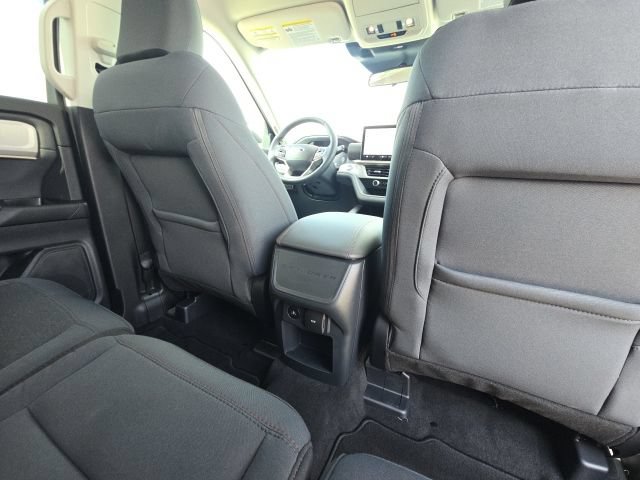 Used 2025 Ford Explorer Active RWD image 18