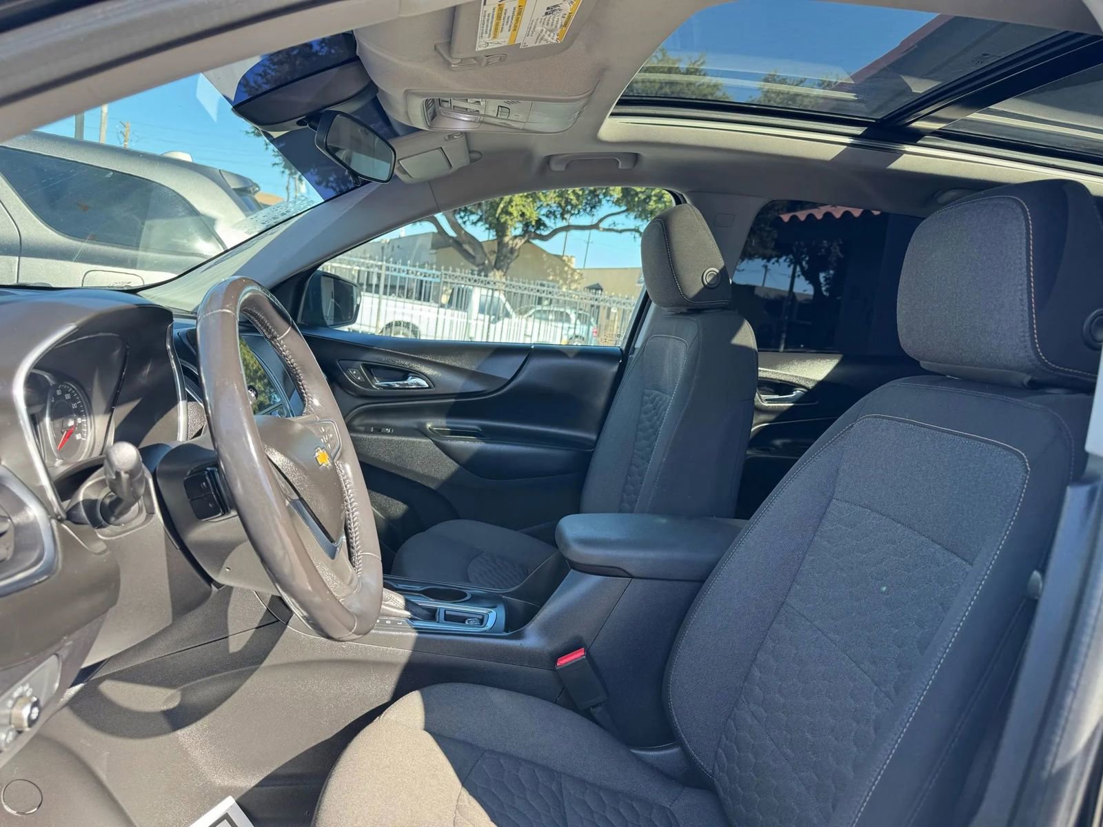 Used 2018 Chevrolet Equinox LT w/ Sun & Infotainment Package image 10