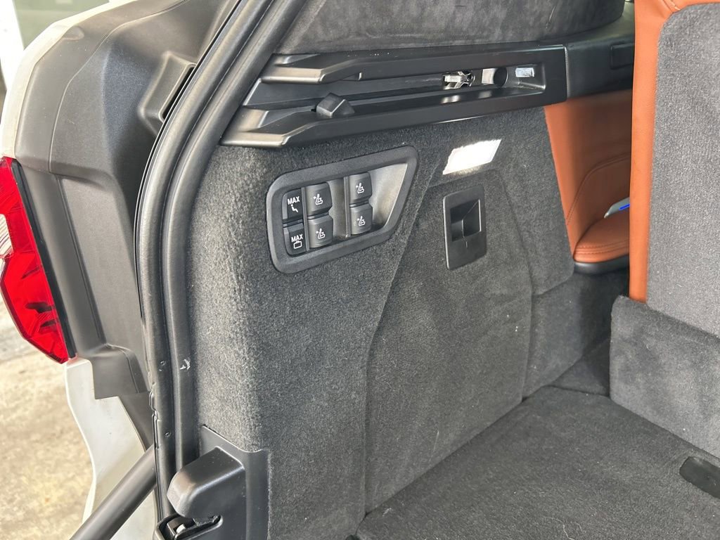Used 2022 BMW X7 M50i image 41