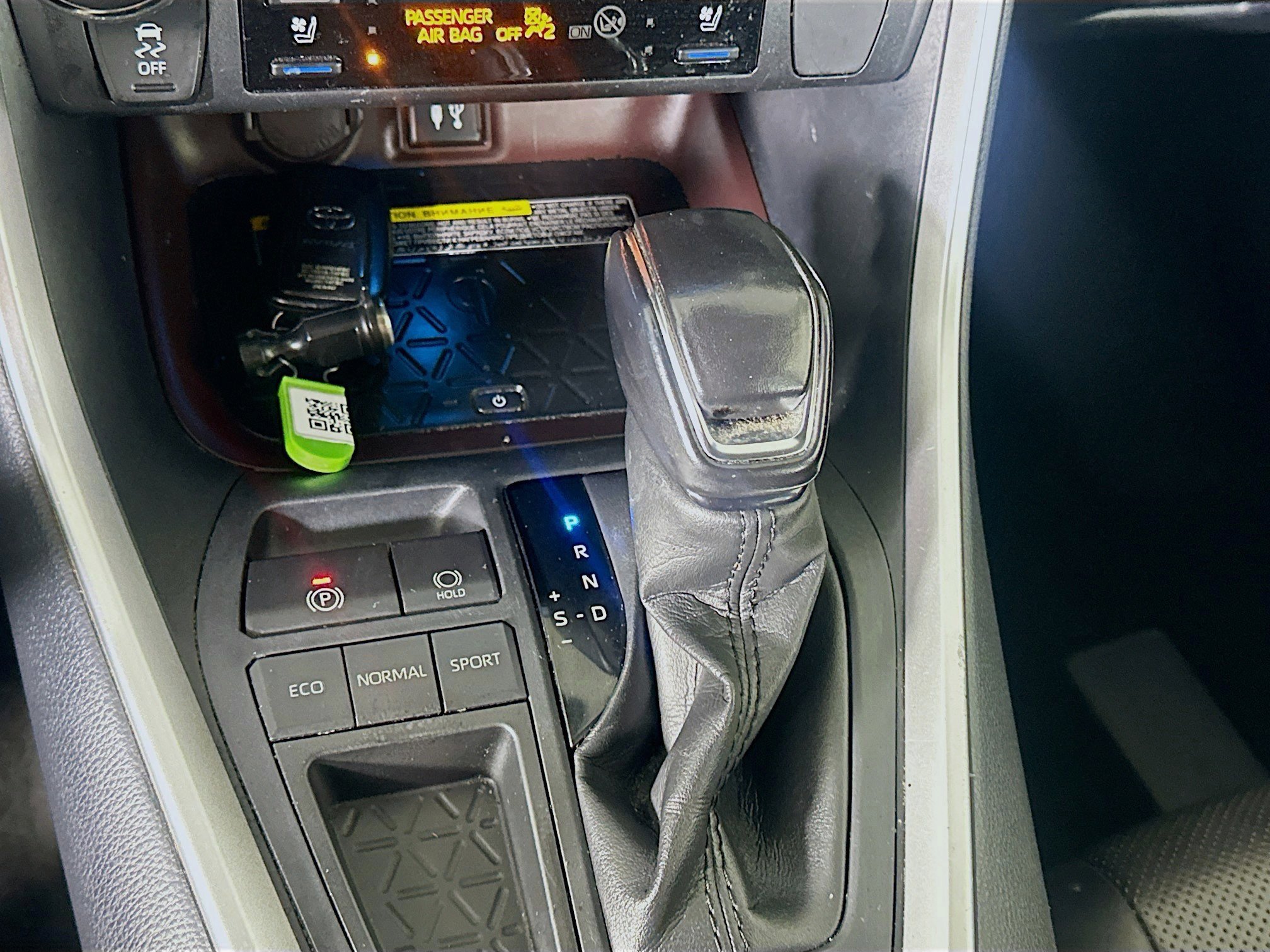 Used 2019 Toyota RAV4 Limited w/ Advanced Technology Package FWD image 25