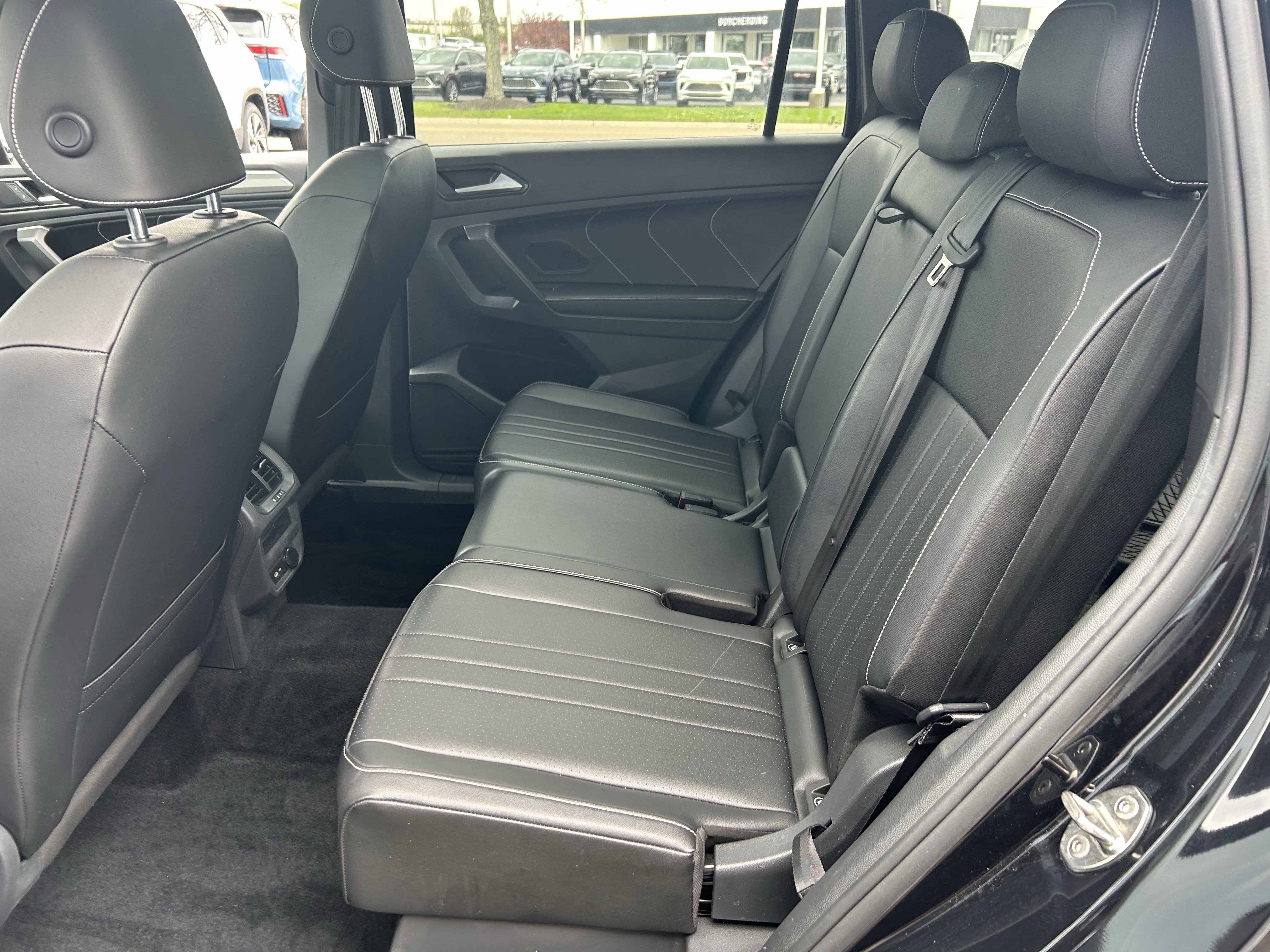 Certified 2022 Volkswagen Tiguan SE R-Line AWD/4WD image 24