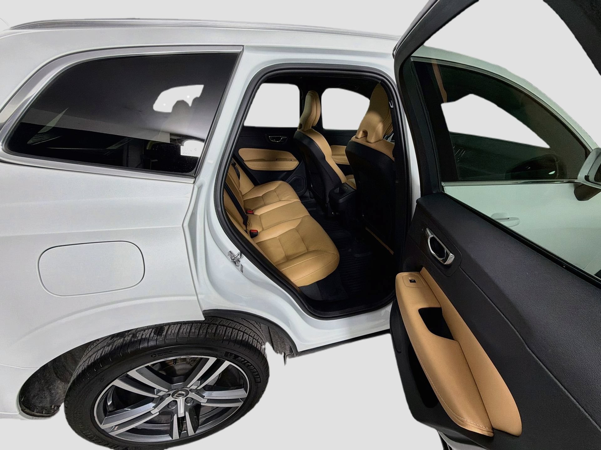 Used 2020 Volvo XC60 T5 Momentum w/ Protection Package Premier AWD/4WD image 28