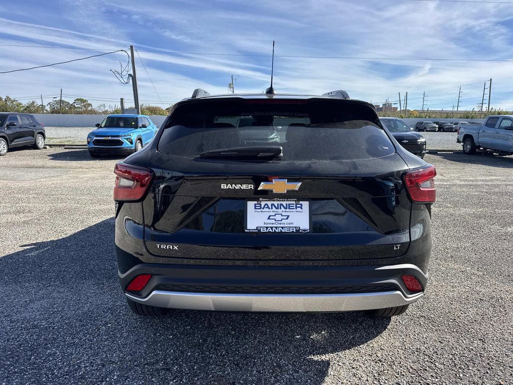 New 2026 Chevrolet Trax LT w/ Sunroof Package image 6