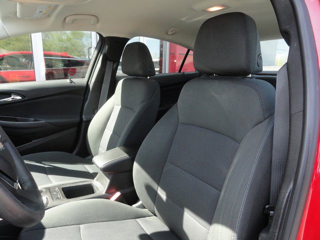Used 2017 Chevrolet Cruze LT w/ Convenience Package FWD image 11