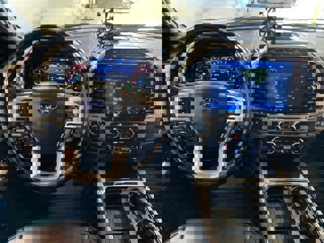 Used 2022 Ford F250 Lariat w/ Black Appearance Package image 12