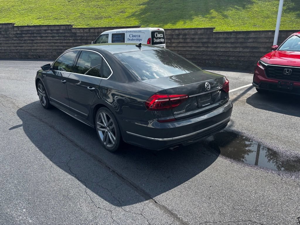 Used 2017 Volkswagen Passat 1.8T R-Line FWD image 5