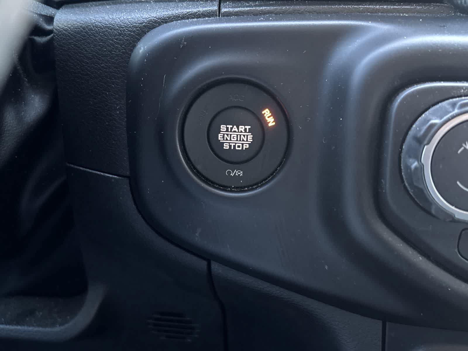 Used 2022 Jeep Gladiator Sport AWD/4WD image 21