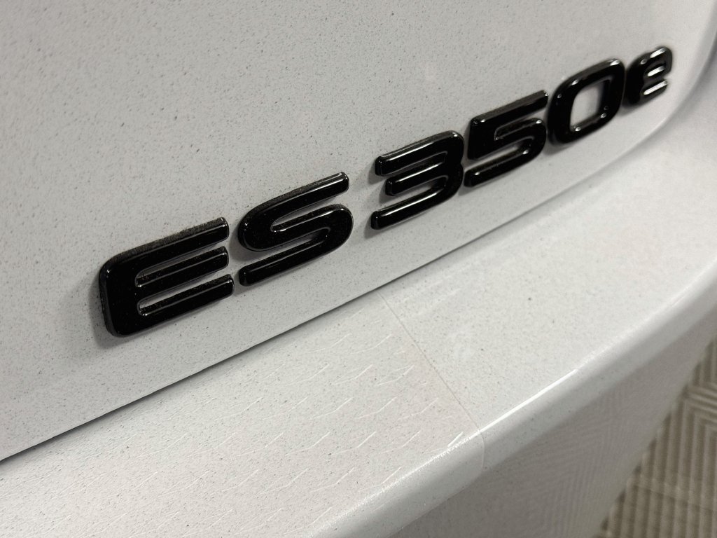 New 2026 Lexus ES 350e w/ Accessory Package (Z1) FWD image 22