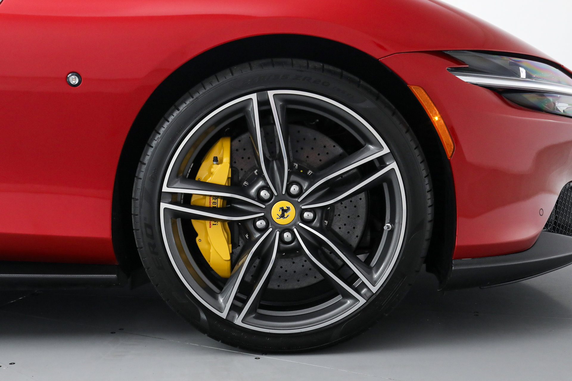 Used 2025 Ferrari Roma Spider image 22