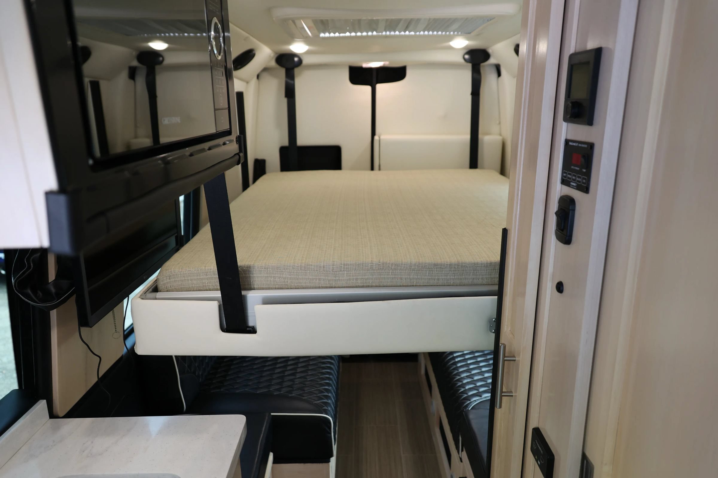 Used 2021 Mercedes-Benz Sprinter 3500 image 8