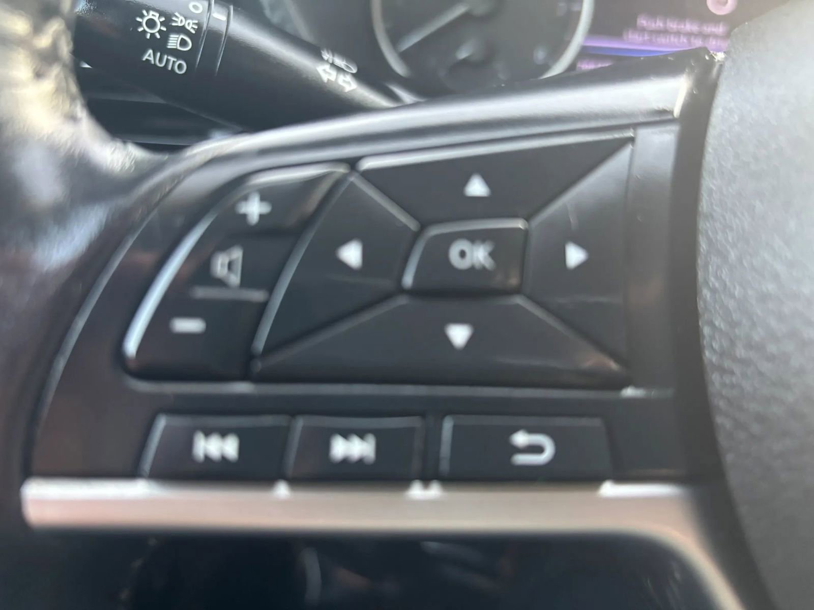 Used 2020 Nissan Sentra SV image 11