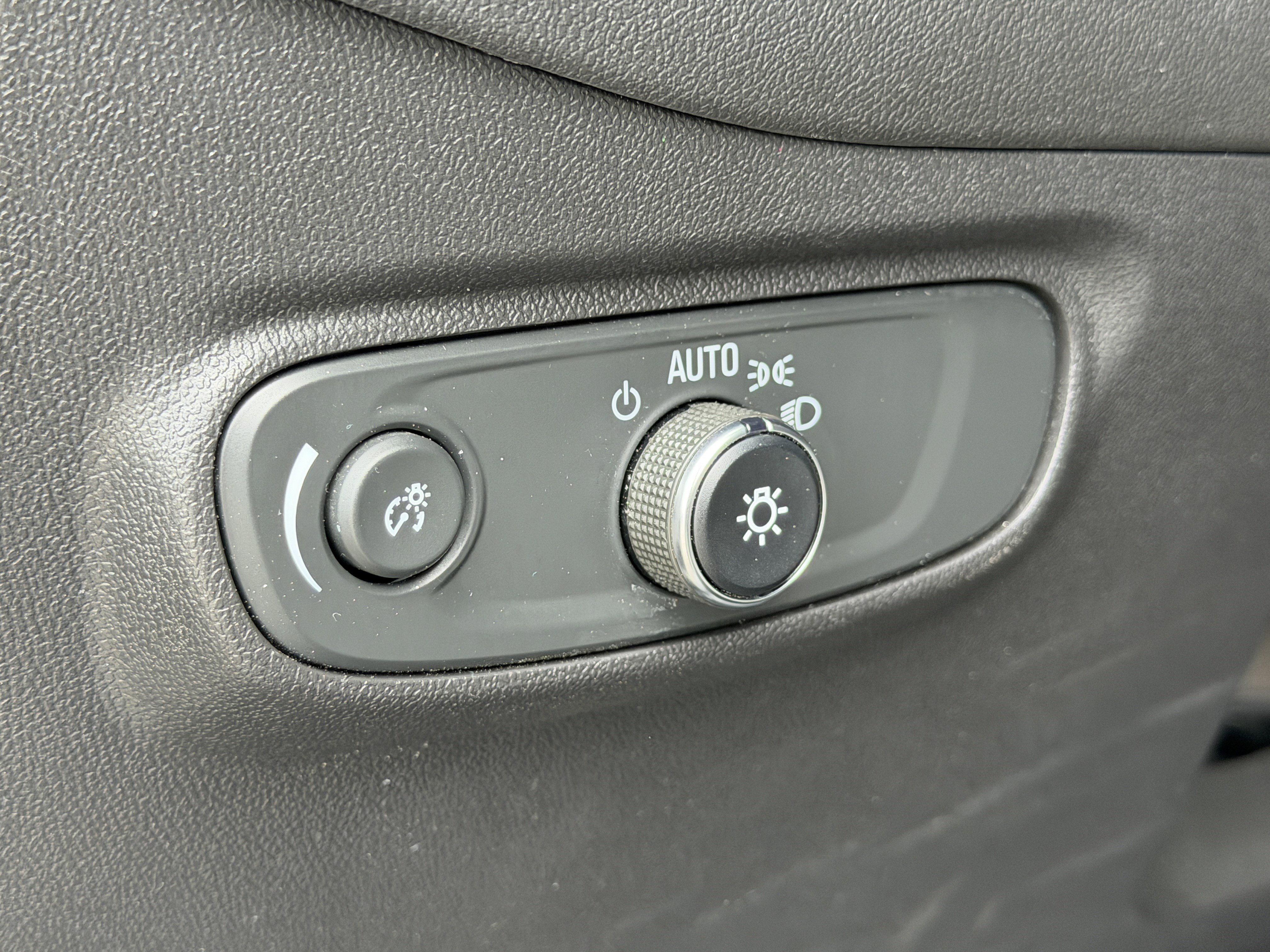Used 2024 Chevrolet Equinox LS w/ LS Convenience Package FWD image 13