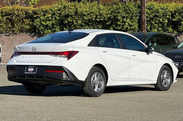 New 2026 Hyundai Elantra SE image 6