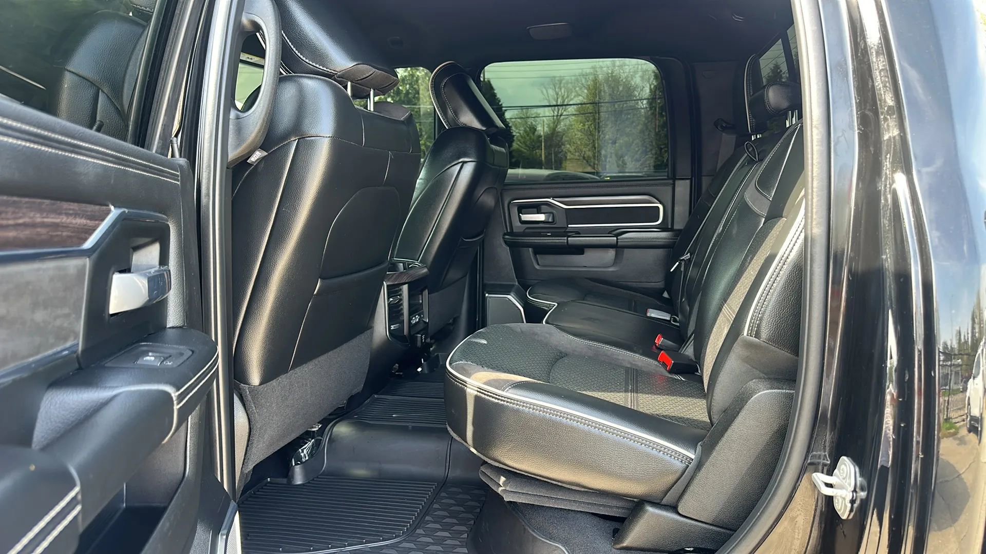 Used 2025 RAM 2500 Laramie AWD/4WD image 19