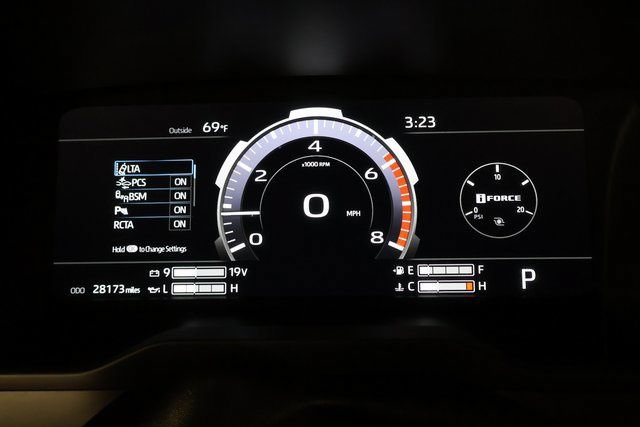 Used 2023 Toyota Tundra Platinum AWD/4WD image 16