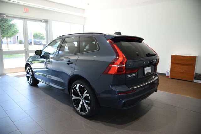 Used 2024 Volvo XC60 T8 Ultimate w/ Protection Package Premier AWD/4WD image 2