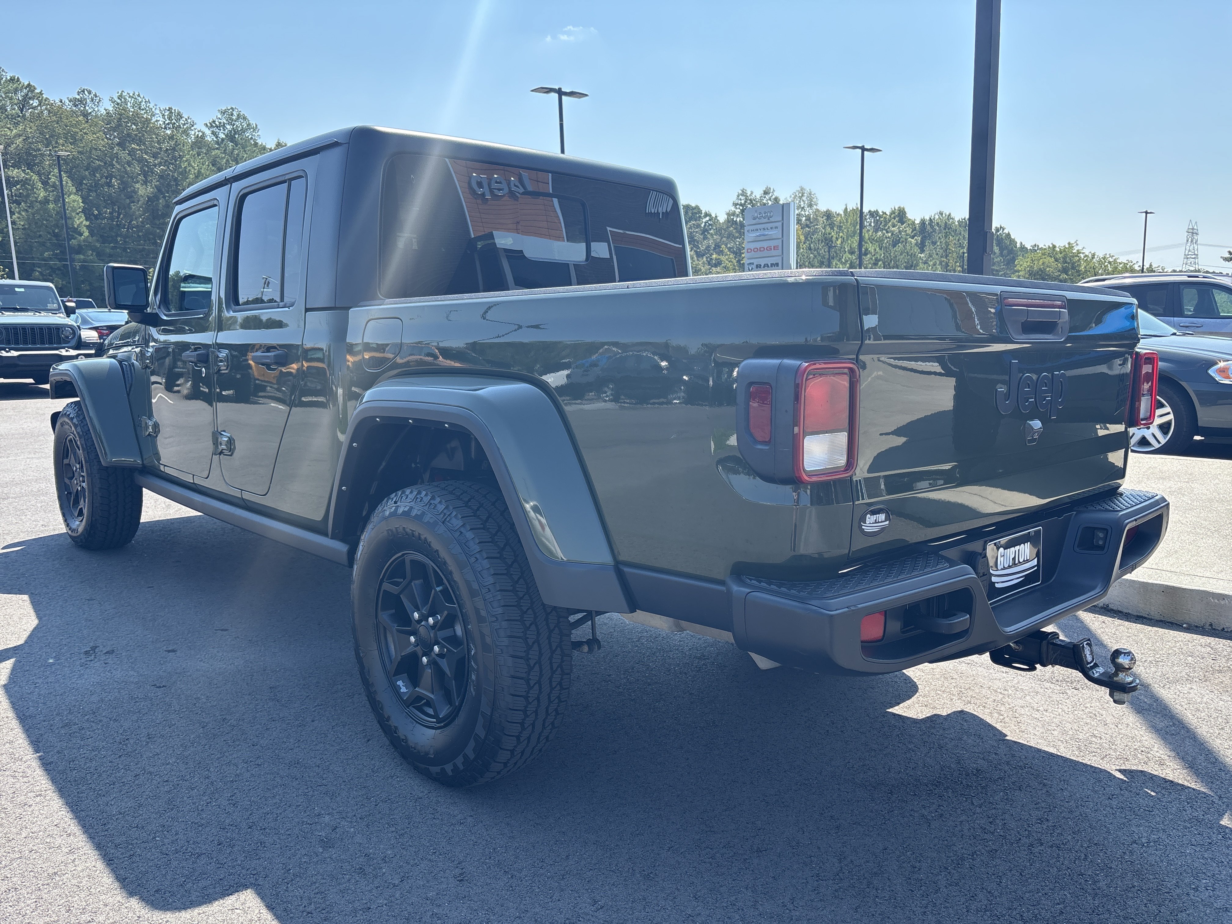 Used 2021 Jeep Gladiator Sport AWD/4WD image 3