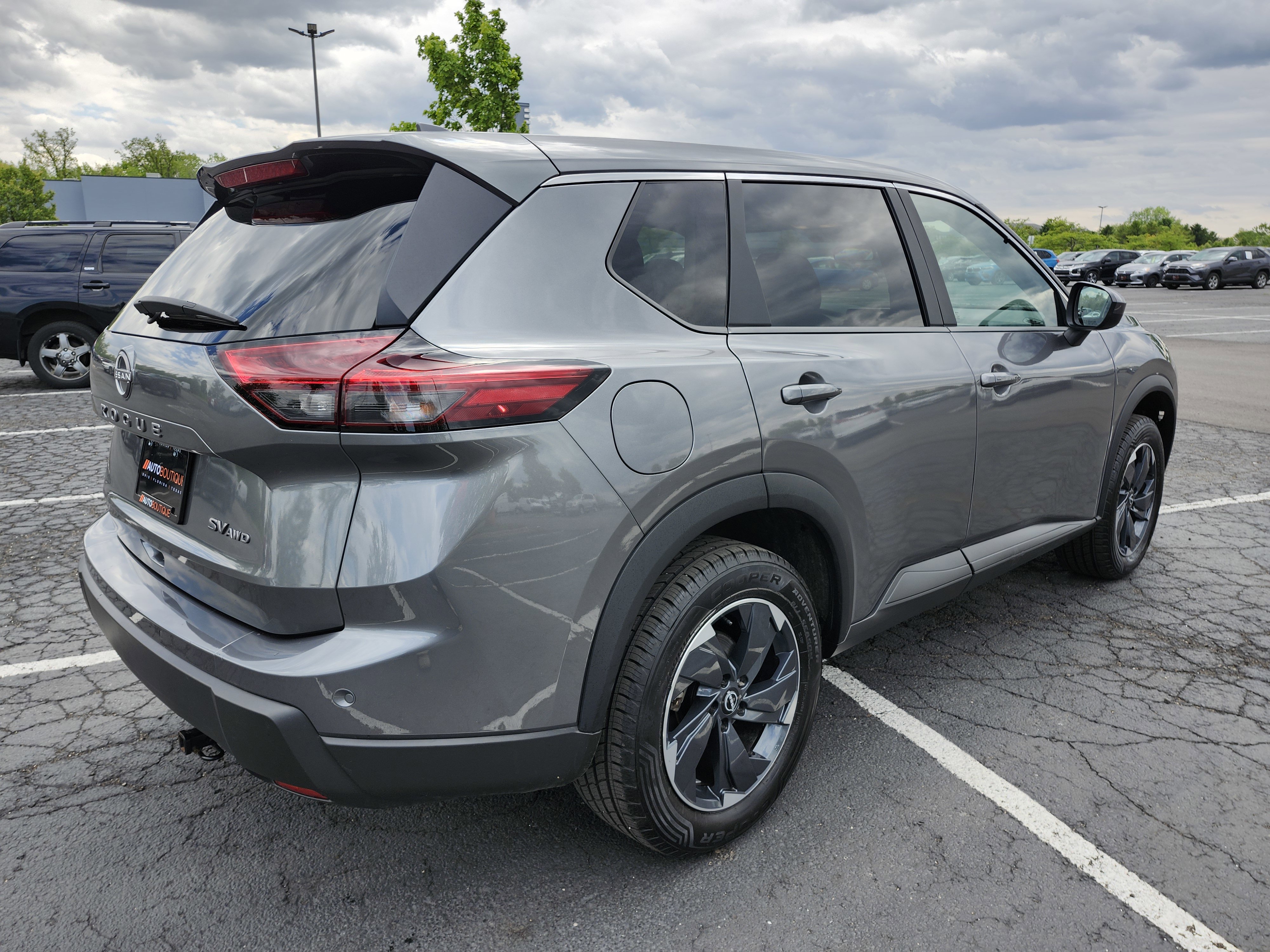 Used 2024 Nissan Rogue SV AWD/4WD image 17
