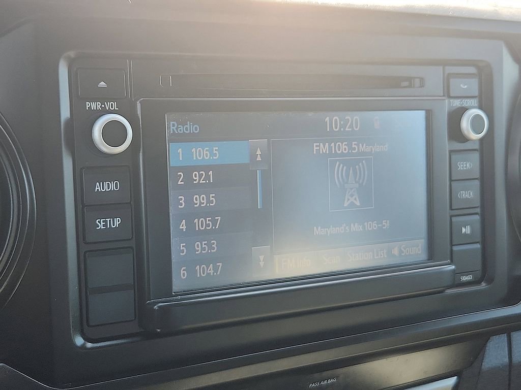 Used 2019 Toyota Tacoma SR image 9