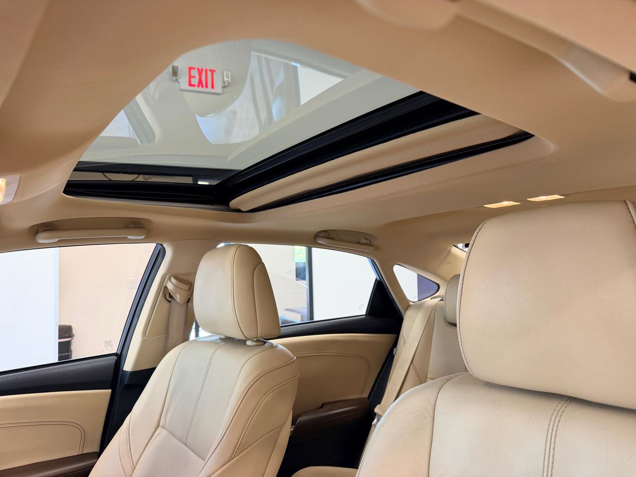 Used 2015 Toyota Avalon Limited FWD image 20