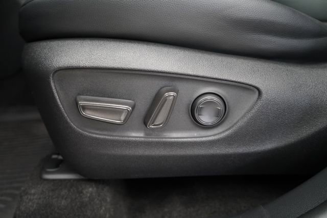 Used 2023 Toyota Highlander XLE image 13