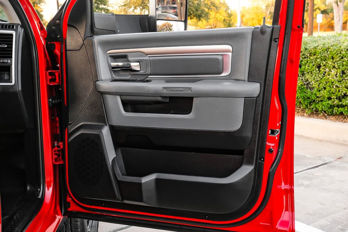 Used 2016 RAM 3500 SLT w/ Cold Weather Group image 39