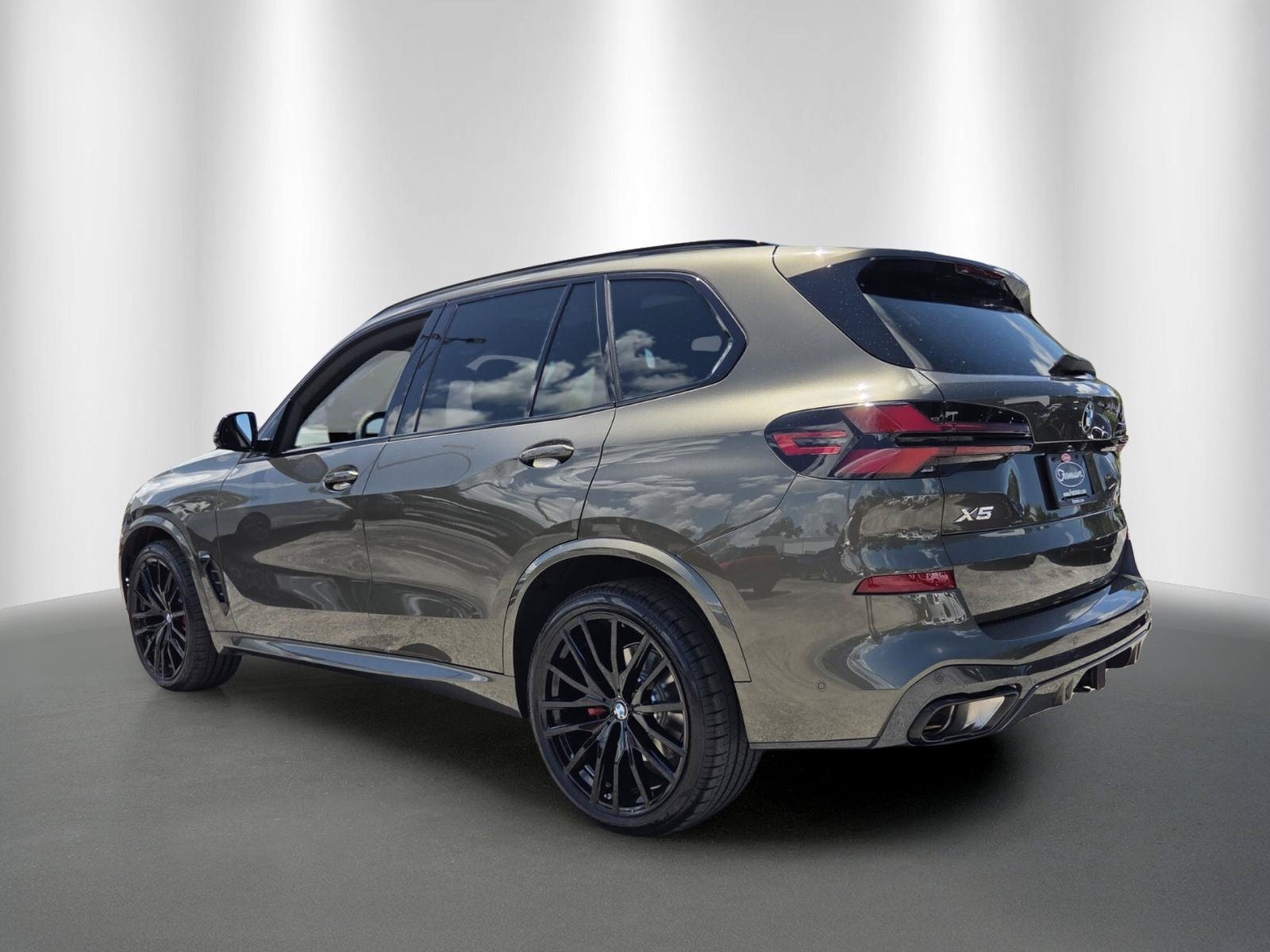 Used 2026 BMW X5 xDrive40i w/ M Sport Package AWD/4WD image 5