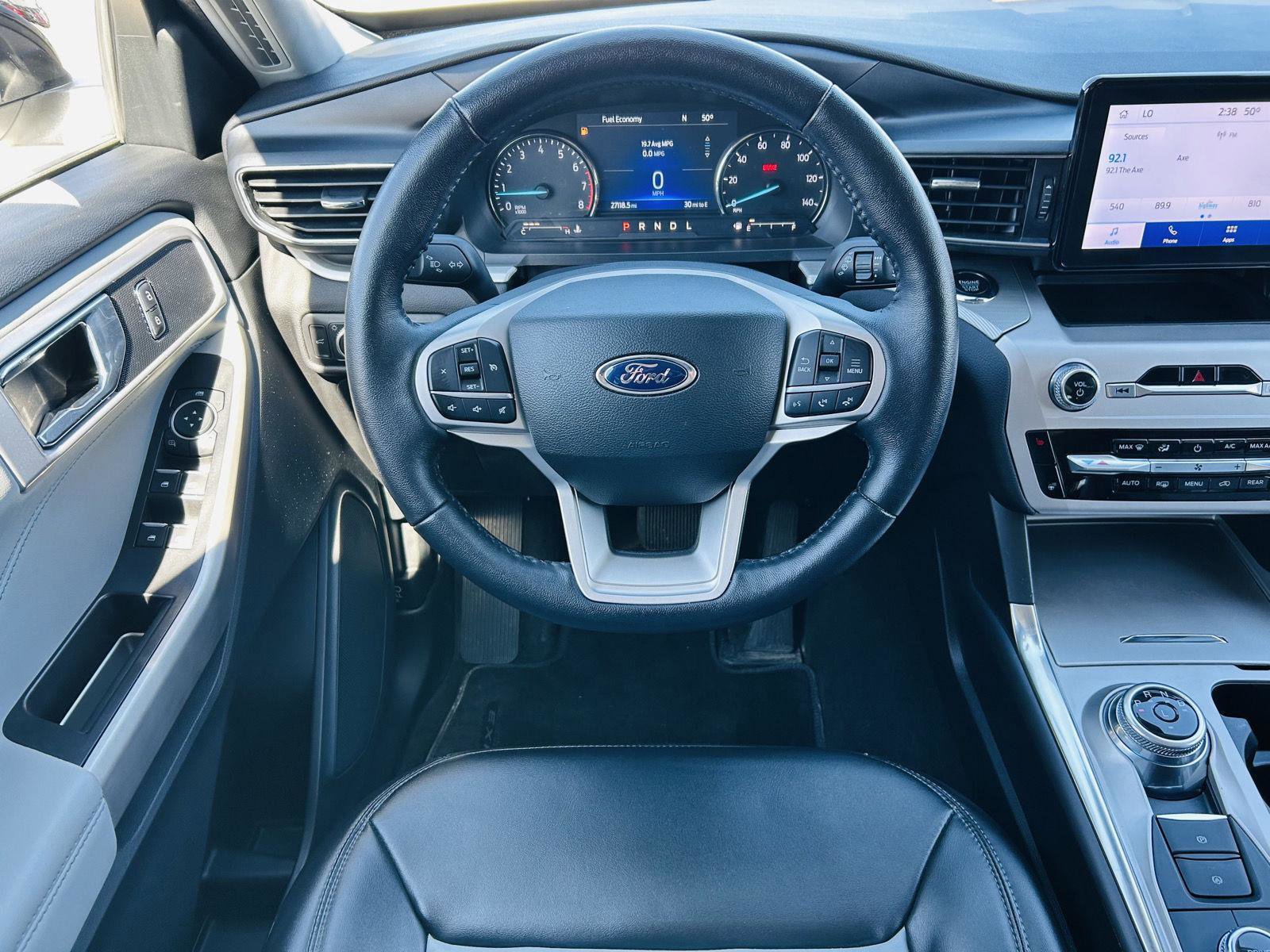 Used 2022 Ford Explorer XLT w/ Equipment Group 202A AWD/4WD image 14