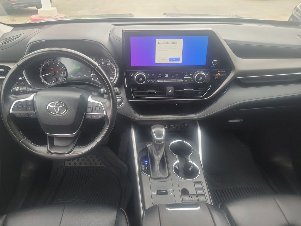 Used 2023 Toyota Highlander XLE image 18