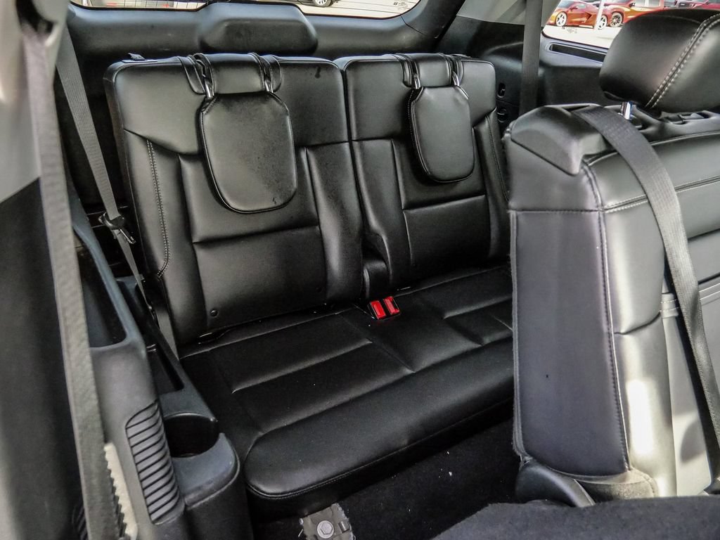 Used 2024 Ford Explorer XLT w/ Equipment Group 202A RWD image 22