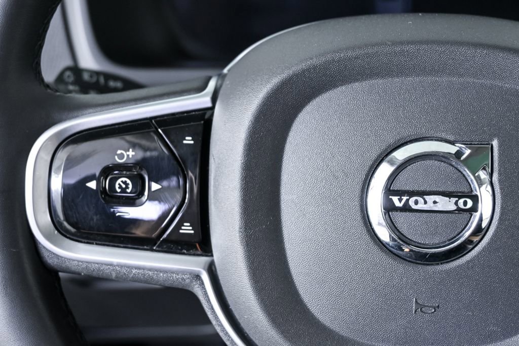 Certified 2023 Volvo XC90 B6 Core w/ Protection Package Premier AWD/4WD image 11