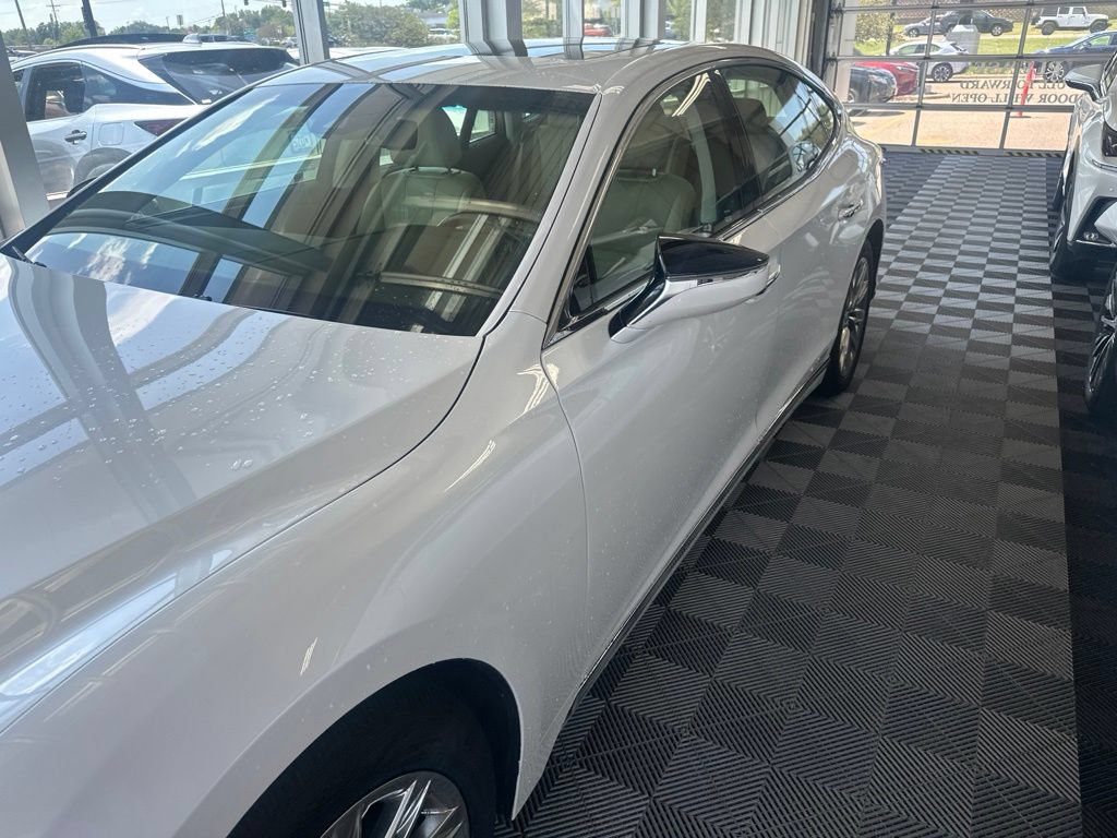 Used 2019 Lexus LS 500h AWD w/ Accessory Package (Z1) image 3