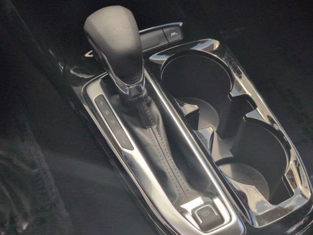 Used 2025 Chevrolet Trax LT w/ LT Convenience Package FWD image 19