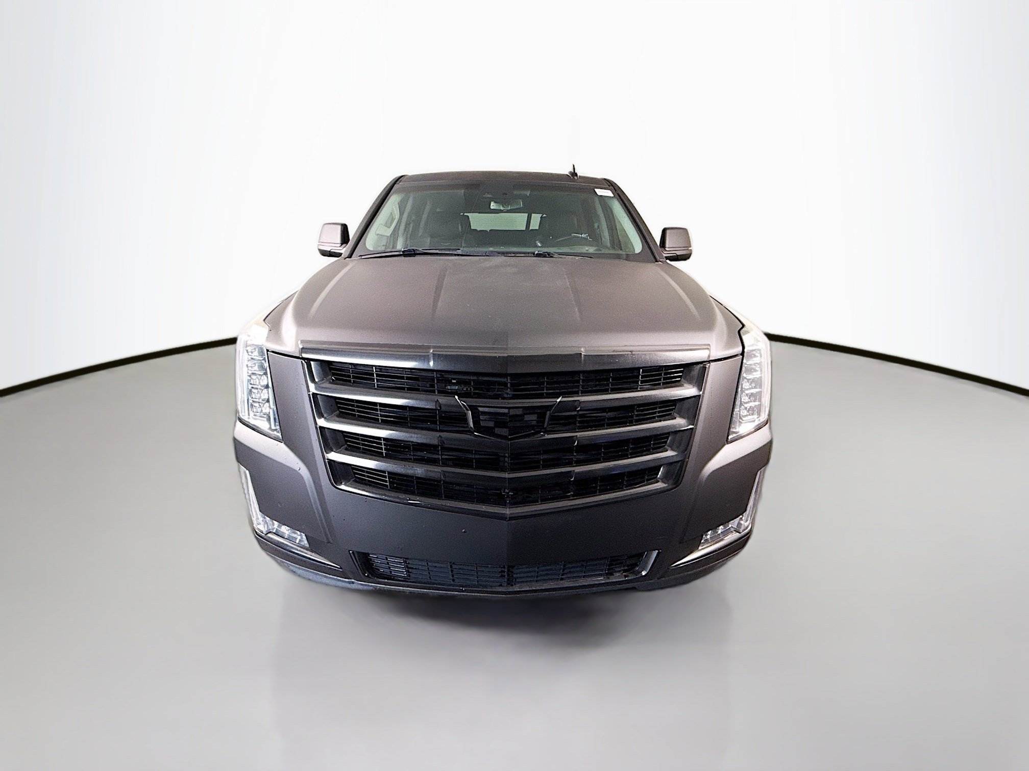 Used 2018 Cadillac Escalade Luxury image 2