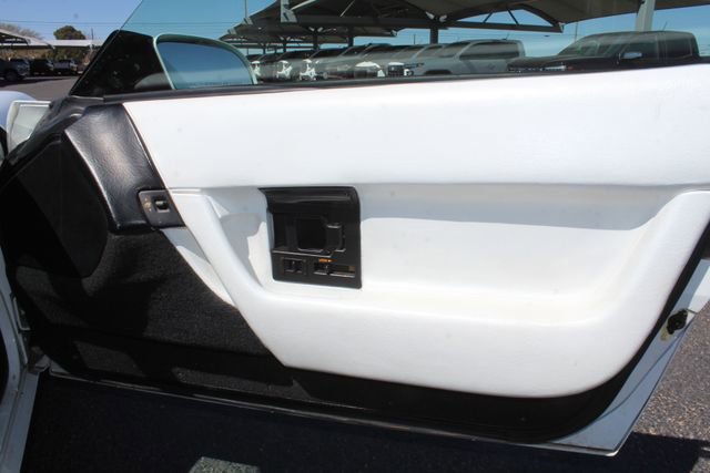 Used 1993 Chevrolet Corvette Convertible image 14