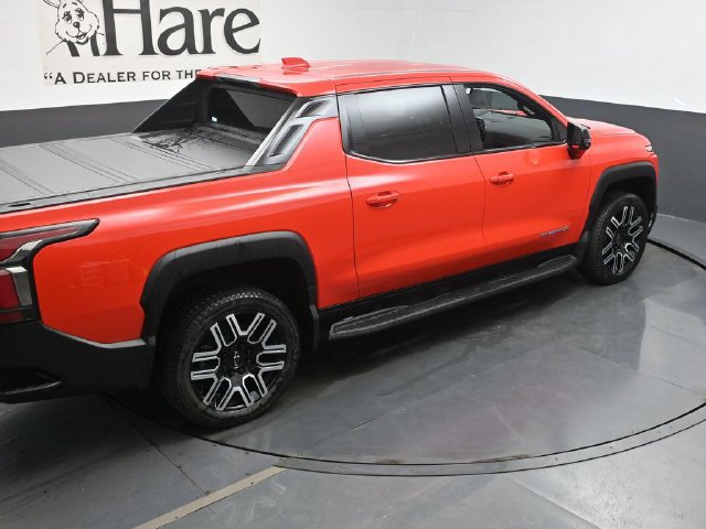 New 2026 Chevrolet Silverado EV LT AWD/4WD image 18